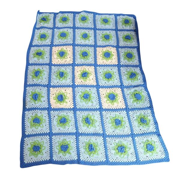 Vintage 70s light blue 3D floral granny square crochet knit blanket